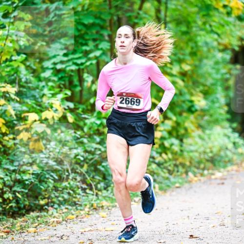 12.10.2025 - Bramfelder Halbmarathon 2025 Dr. Thomas Lammeyer http://msf.ph/oto/9341029 12.10.2025 09:50:30 Laufen 2669 meine-sportfotos.de