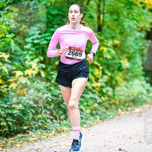 12.10.2025 - Bramfelder Halbmarathon 2025 Dr. Thomas Lammeyer http://msf.ph/oto/9341030 12.10.2025 09:50:30 Laufen 2669 meine-sportfotos.de