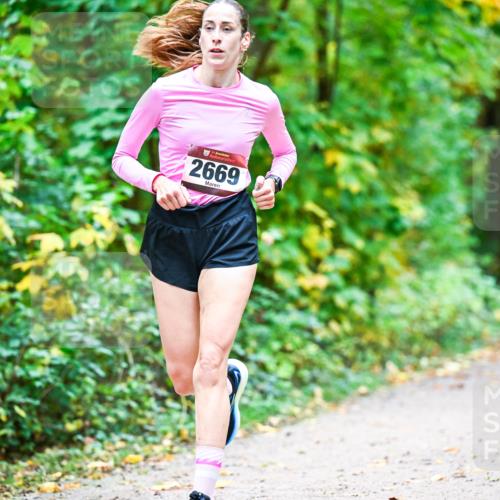 12.10.2025 - Bramfelder Halbmarathon 2025 Dr. Thomas Lammeyer http://msf.ph/oto/9341031 12.10.2025 09:50:30 Laufen 2669 meine-sportfotos.de