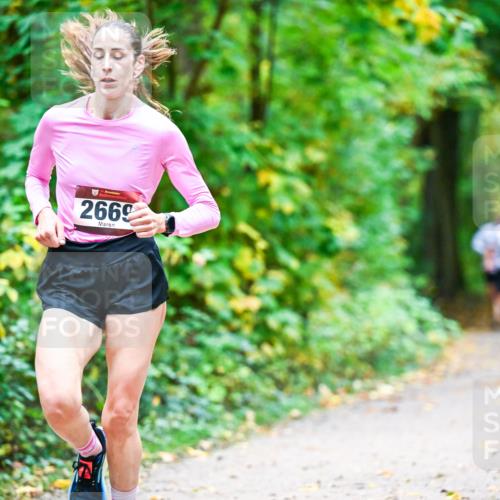12.10.2025 - Bramfelder Halbmarathon 2025 Dr. Thomas Lammeyer http://msf.ph/oto/9341032 12.10.2025 09:50:30 Laufen 2669 meine-sportfotos.de