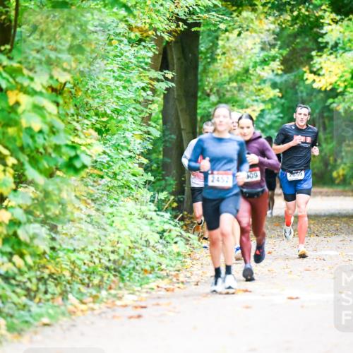 12.10.2025 - Bramfelder Halbmarathon 2025 Dr. Thomas Lammeyer http://msf.ph/oto/9341034 12.10.2025 09:50:32 Laufen 2452, 109, 2659 meine-sportfotos.de