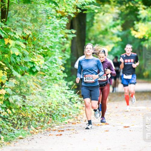 12.10.2025 - Bramfelder Halbmarathon 2025 Dr. Thomas Lammeyer http://msf.ph/oto/9341038 12.10.2025 09:50:33 Laufen 2452, 909 meine-sportfotos.de