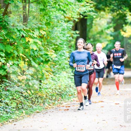 12.10.2025 - Bramfelder Halbmarathon 2025 Dr. Thomas Lammeyer http://msf.ph/oto/9341043 12.10.2025 09:50:34 Laufen 2452, 09 meine-sportfotos.de
