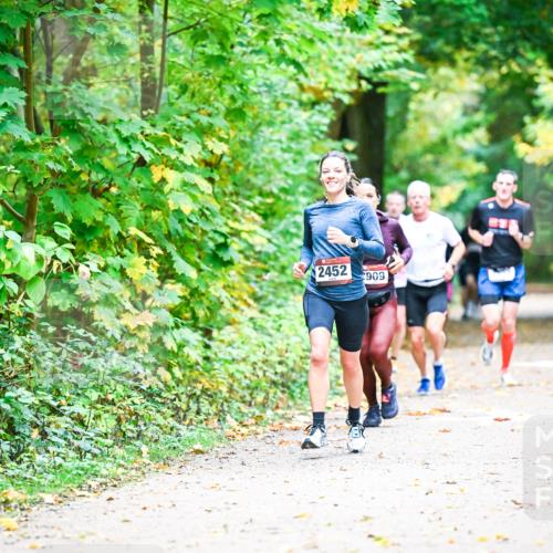 12.10.2025 - Bramfelder Halbmarathon 2025 Dr. Thomas Lammeyer http://msf.ph/oto/9341046 12.10.2025 09:50:34 Laufen 2452, 909 meine-sportfotos.de