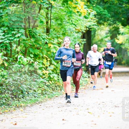 12.10.2025 - Bramfelder Halbmarathon 2025 Dr. Thomas Lammeyer http://msf.ph/oto/9341053 12.10.2025 09:50:35 Laufen 2452, 2909 meine-sportfotos.de