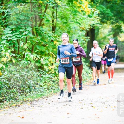12.10.2025 - Bramfelder Halbmarathon 2025 Dr. Thomas Lammeyer http://msf.ph/oto/9341055 12.10.2025 09:50:35 Laufen 2452, 2909 meine-sportfotos.de