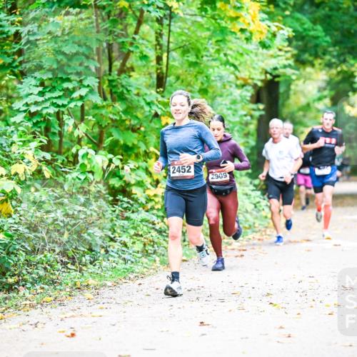 12.10.2025 - Bramfelder Halbmarathon 2025 Dr. Thomas Lammeyer http://msf.ph/oto/9341056 12.10.2025 09:50:35 Laufen 2452, 2909 meine-sportfotos.de