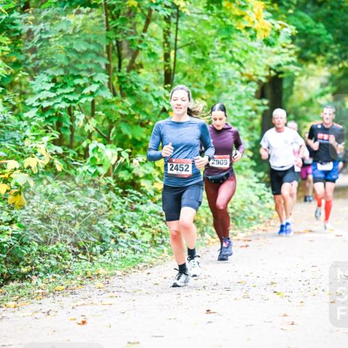 12.10.2025 - Bramfelder Halbmarathon 2025 Dr. Thomas Lammeyer http://msf.ph/oto/9341057 12.10.2025 09:50:36 Laufen 2452, 2909 meine-sportfotos.de