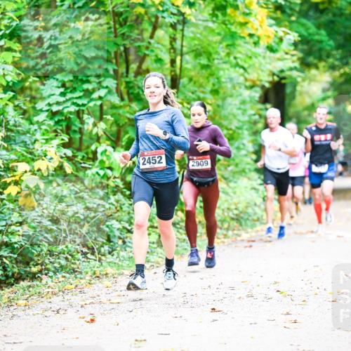12.10.2025 - Bramfelder Halbmarathon 2025 Dr. Thomas Lammeyer http://msf.ph/oto/9341060 12.10.2025 09:50:36 Laufen 2452, 2909 meine-sportfotos.de