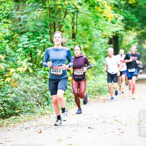 12.10.2025 - Bramfelder Halbmarathon 2025 Dr. Thomas Lammeyer http://msf.ph/oto/9341061 12.10.2025 09:50:36 Laufen 2452, 2909 meine-sportfotos.de