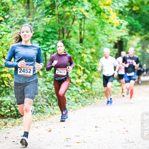 12.10.2025 - Bramfelder Halbmarathon 2025 Dr. Thomas Lammeyer http://msf.ph/oto/9341066 12.10.2025 09:50:37 Laufen 2452, 2909 meine-sportfotos.de