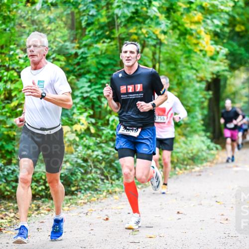 12.10.2025 - Bramfelder Halbmarathon 2025 Dr. Thomas Lammeyer http://msf.ph/oto/9341087 12.10.2025 09:50:40 Laufen 4755 meine-sportfotos.de