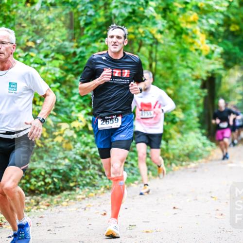 12.10.2025 - Bramfelder Halbmarathon 2025 Dr. Thomas Lammeyer http://msf.ph/oto/9341089 12.10.2025 09:50:40 Laufen 2659 meine-sportfotos.de