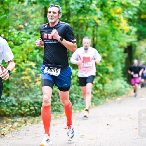12.10.2025 - Bramfelder Halbmarathon 2025 Dr. Thomas Lammeyer http://msf.ph/oto/9341091 12.10.2025 09:50:41 Laufen 2659 meine-sportfotos.de