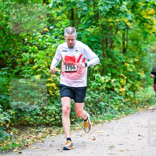 12.10.2025 - Bramfelder Halbmarathon 2025 Dr. Thomas Lammeyer http://msf.ph/oto/9341097 12.10.2025 09:50:42 Laufen 2755 meine-sportfotos.de