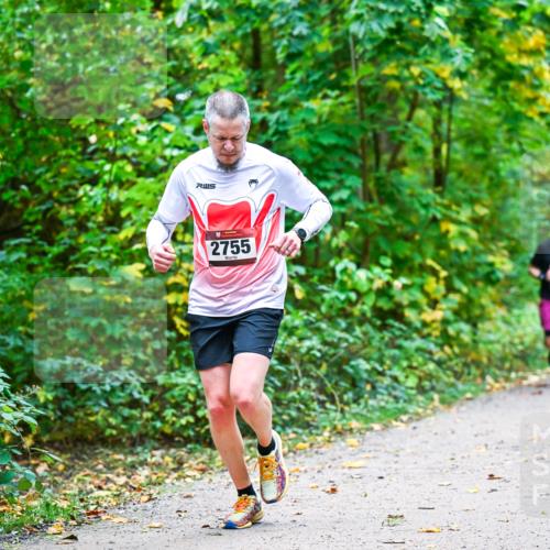 12.10.2025 - Bramfelder Halbmarathon 2025 Dr. Thomas Lammeyer http://msf.ph/oto/9341098 12.10.2025 09:50:42 Laufen 2755 meine-sportfotos.de