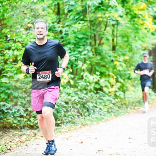 12.10.2025 - Bramfelder Halbmarathon 2025 Dr. Thomas Lammeyer http://msf.ph/oto/9341113 12.10.2025 09:50:46 Laufen 2480 meine-sportfotos.de