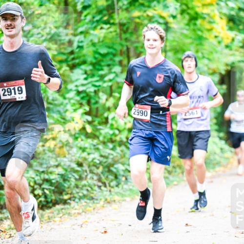 12.10.2025 - Bramfelder Halbmarathon 2025 Dr. Thomas Lammeyer http://msf.ph/oto/9341136 12.10.2025 09:50:50 Laufen 34, 2919, 31, 2990, 2561 meine-sportfotos.de