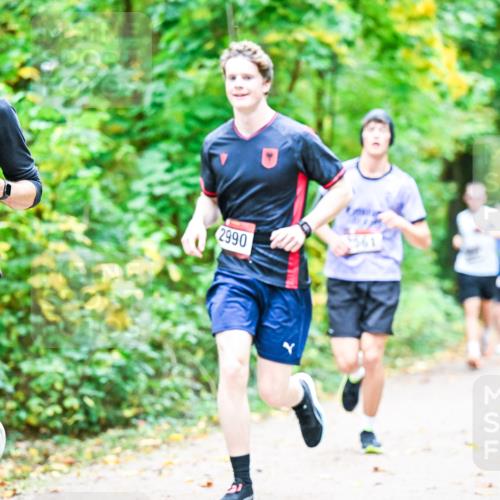 12.10.2025 - Bramfelder Halbmarathon 2025 Dr. Thomas Lammeyer http://msf.ph/oto/9341138 12.10.2025 09:50:50 Laufen 34, 2919, 31, 2990, 1561 meine-sportfotos.de