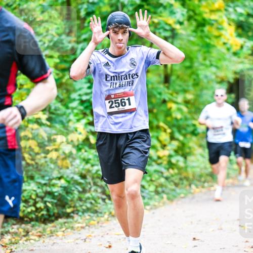 12.10.2025 - Bramfelder Halbmarathon 2025 Dr. Thomas Lammeyer http://msf.ph/oto/9341145 12.10.2025 09:50:51 Laufen 2990, 24, 2561 meine-sportfotos.de