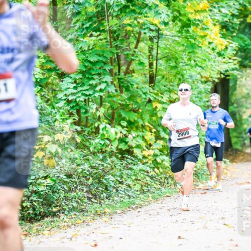 12.10.2025 - Bramfelder Halbmarathon 2025 Dr. Thomas Lammeyer http://msf.ph/oto/9341147 12.10.2025 09:50:52 Laufen 2561, 2908, 2708 meine-sportfotos.de