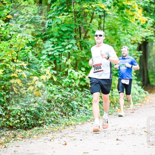 12.10.2025 - Bramfelder Halbmarathon 2025 Dr. Thomas Lammeyer http://msf.ph/oto/9341154 12.10.2025 09:50:53 Laufen 2908, 2708 meine-sportfotos.de