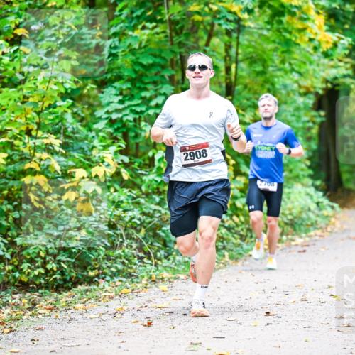 12.10.2025 - Bramfelder Halbmarathon 2025 Dr. Thomas Lammeyer http://msf.ph/oto/9341158 12.10.2025 09:50:54 Laufen 2908, 2708 meine-sportfotos.de