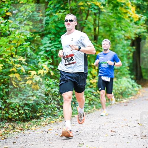 12.10.2025 - Bramfelder Halbmarathon 2025 Dr. Thomas Lammeyer http://msf.ph/oto/9341160 12.10.2025 09:50:54 Laufen 2908, 2708 meine-sportfotos.de