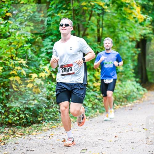 12.10.2025 - Bramfelder Halbmarathon 2025 Dr. Thomas Lammeyer http://msf.ph/oto/9341161 12.10.2025 09:50:54 Laufen 2908, 2705 meine-sportfotos.de