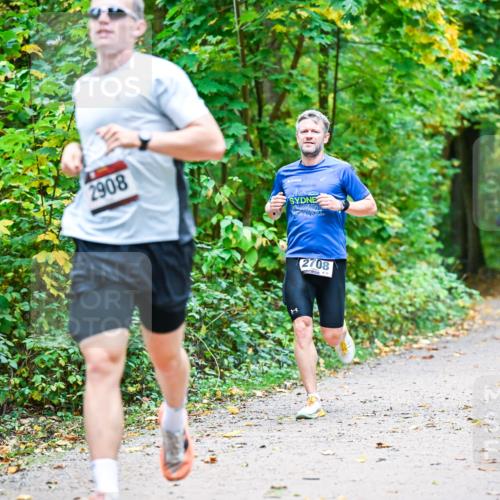 12.10.2025 - Bramfelder Halbmarathon 2025 Dr. Thomas Lammeyer http://msf.ph/oto/9341162 12.10.2025 09:50:55 Laufen 2908, 2708 meine-sportfotos.de