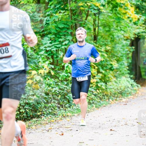 12.10.2025 - Bramfelder Halbmarathon 2025 Dr. Thomas Lammeyer http://msf.ph/oto/9341165 12.10.2025 09:50:55 Laufen 2908, 2700, 813 meine-sportfotos.de