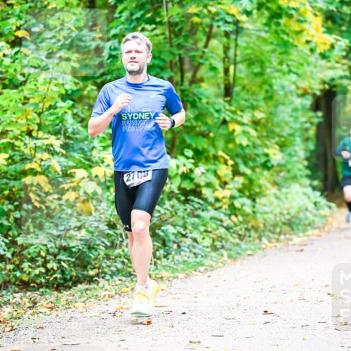 12.10.2025 - Bramfelder Halbmarathon 2025 Dr. Thomas Lammeyer http://msf.ph/oto/9341169 12.10.2025 09:50:56 Laufen 2703 meine-sportfotos.de