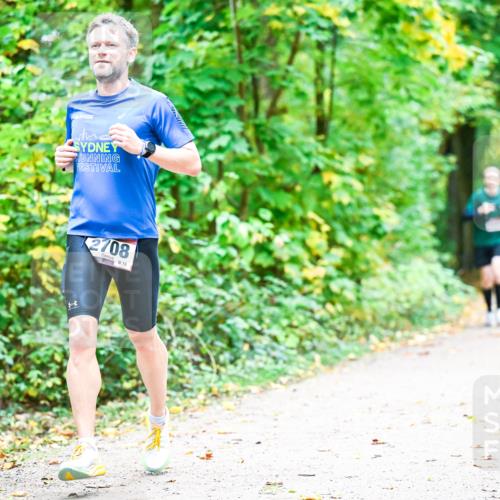 12.10.2025 - Bramfelder Halbmarathon 2025 Dr. Thomas Lammeyer http://msf.ph/oto/9341172 12.10.2025 09:50:56 Laufen 1, 2708, 13 meine-sportfotos.de