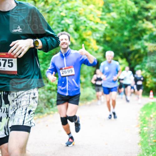 12.10.2025 - Bramfelder Halbmarathon 2025 Dr. Thomas Lammeyer http://msf.ph/oto/9341229 12.10.2025 09:51:10 Laufen 2575, 2699 meine-sportfotos.de