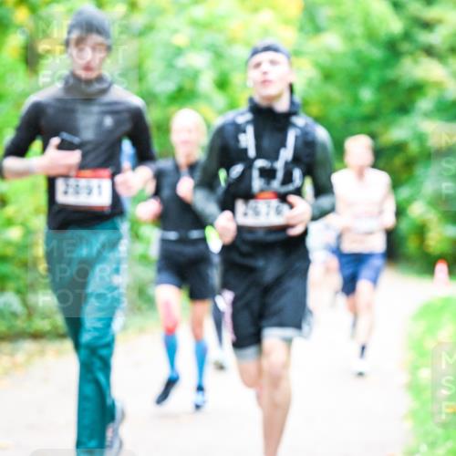 12.10.2025 - Bramfelder Halbmarathon 2025 Dr. Thomas Lammeyer http://msf.ph/oto/9341272 12.10.2025 09:51:16 Laufen 2091, 2676 meine-sportfotos.de