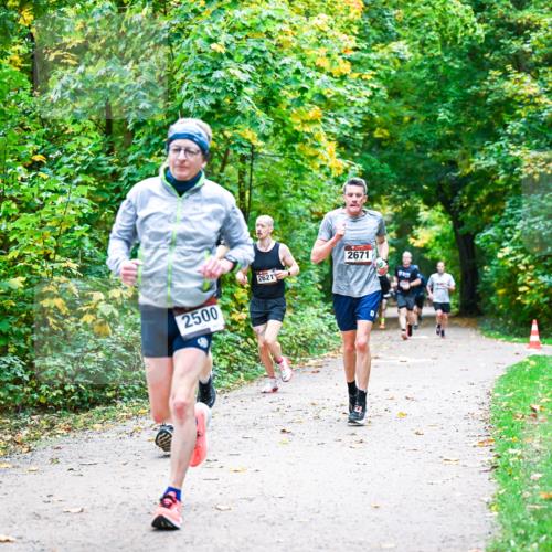 12.10.2025 - Bramfelder Halbmarathon 2025 Dr. Thomas Lammeyer http://msf.ph/oto/9341285 12.10.2025 09:51:19 Laufen 2500, 2621, 2671 meine-sportfotos.de