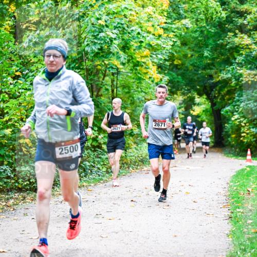 12.10.2025 - Bramfelder Halbmarathon 2025 Dr. Thomas Lammeyer http://msf.ph/oto/9341287 12.10.2025 09:51:19 Laufen 2500, 2621, 2671, 919 meine-sportfotos.de