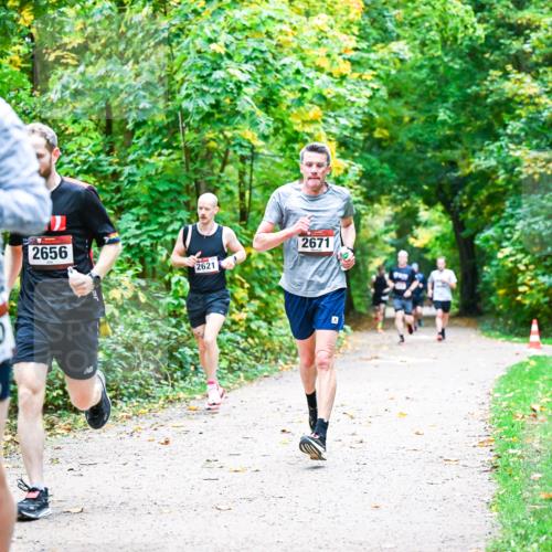 12.10.2025 - Bramfelder Halbmarathon 2025 Dr. Thomas Lammeyer http://msf.ph/oto/9341291 12.10.2025 09:51:20 Laufen 2500, 2656, 2621, 2671 meine-sportfotos.de