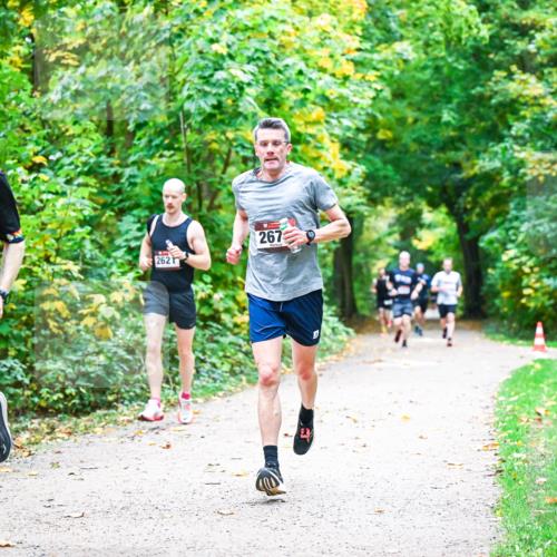 12.10.2025 - Bramfelder Halbmarathon 2025 Dr. Thomas Lammeyer http://msf.ph/oto/9341293 12.10.2025 09:51:20 Laufen 2656, 2621, 267 meine-sportfotos.de