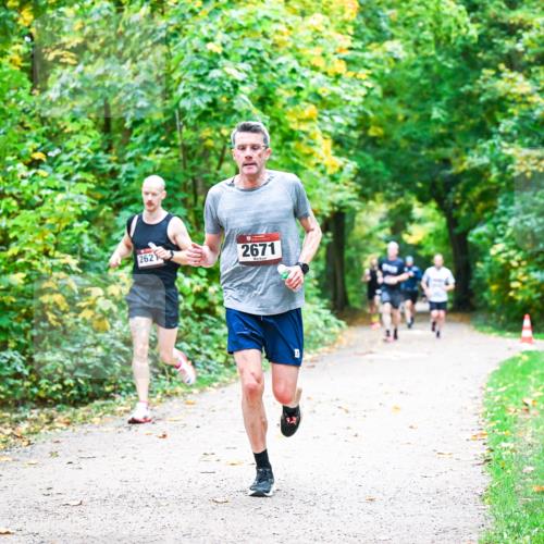 12.10.2025 - Bramfelder Halbmarathon 2025 Dr. Thomas Lammeyer http://msf.ph/oto/9341294 12.10.2025 09:51:20 Laufen 26, 262, 2671 meine-sportfotos.de