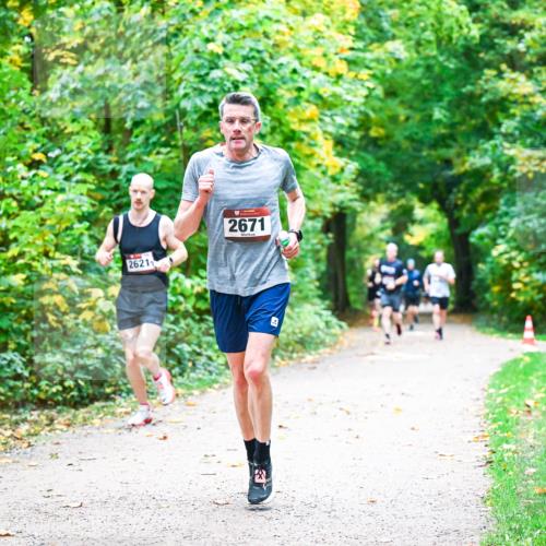 12.10.2025 - Bramfelder Halbmarathon 2025 Dr. Thomas Lammeyer http://msf.ph/oto/9341295 12.10.2025 09:51:21 Laufen 2621, 2671 meine-sportfotos.de