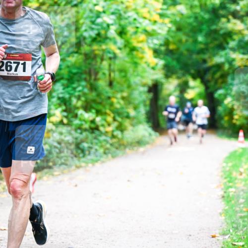 12.10.2025 - Bramfelder Halbmarathon 2025 Dr. Thomas Lammeyer http://msf.ph/oto/9341299 12.10.2025 09:51:21 Laufen 34, 2671 meine-sportfotos.de