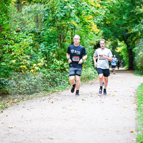 12.10.2025 - Bramfelder Halbmarathon 2025 Dr. Thomas Lammeyer http://msf.ph/oto/9341304 12.10.2025 09:51:26 Laufen 0, 7, 2858, 27 meine-sportfotos.de