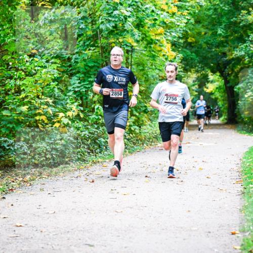 12.10.2025 - Bramfelder Halbmarathon 2025 Dr. Thomas Lammeyer http://msf.ph/oto/9341308 12.10.2025 09:51:27 Laufen 2858, 2756 meine-sportfotos.de