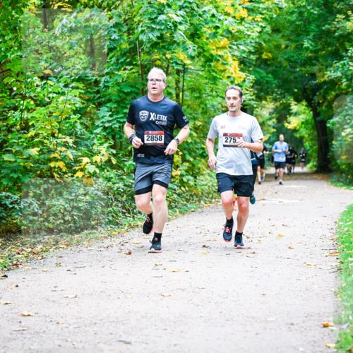 12.10.2025 - Bramfelder Halbmarathon 2025 Dr. Thomas Lammeyer http://msf.ph/oto/9341309 12.10.2025 09:51:27 Laufen 361, 2858, 275 meine-sportfotos.de