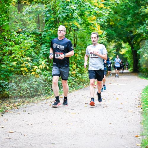 12.10.2025 - Bramfelder Halbmarathon 2025 Dr. Thomas Lammeyer http://msf.ph/oto/9341310 12.10.2025 09:51:27 Laufen 285, 361, 2750 meine-sportfotos.de