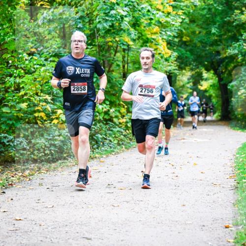 12.10.2025 - Bramfelder Halbmarathon 2025 Dr. Thomas Lammeyer http://msf.ph/oto/9341313 12.10.2025 09:51:27 Laufen 057, 2858, 2756 meine-sportfotos.de