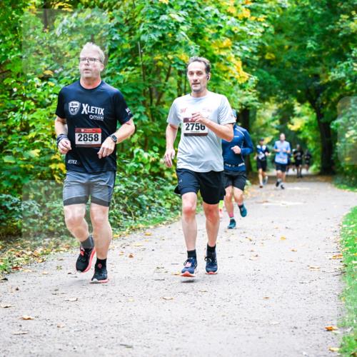12.10.2025 - Bramfelder Halbmarathon 2025 Dr. Thomas Lammeyer http://msf.ph/oto/9341314 12.10.2025 09:51:28 Laufen 0, 5, 361, 2756, 2858 meine-sportfotos.de