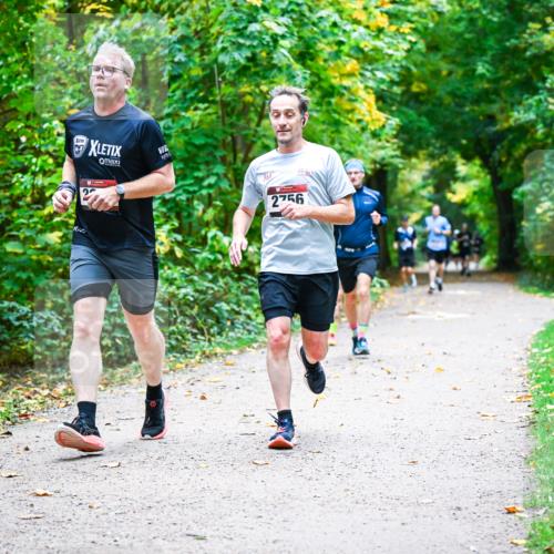 12.10.2025 - Bramfelder Halbmarathon 2025 Dr. Thomas Lammeyer http://msf.ph/oto/9341315 12.10.2025 09:51:28 Laufen 2, 1, 2756 meine-sportfotos.de