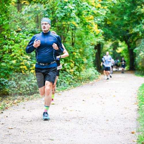 12.10.2025 - Bramfelder Halbmarathon 2025 Dr. Thomas Lammeyer http://msf.ph/oto/9341330 12.10.2025 09:51:30 Laufen 823 meine-sportfotos.de
